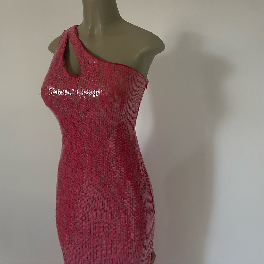 Elegant Pink Sequin One-Shoulder Gown